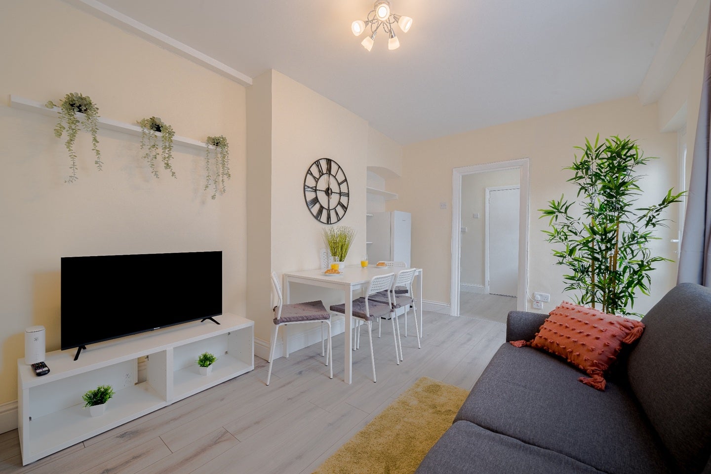 Flat Martell Road in Greater London