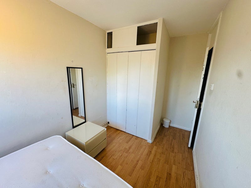 Room Arabella Drive in Greater London