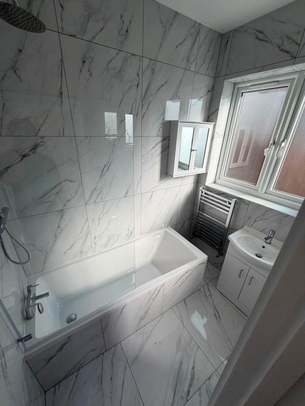 Room Eastcombe Avenue in Greater London