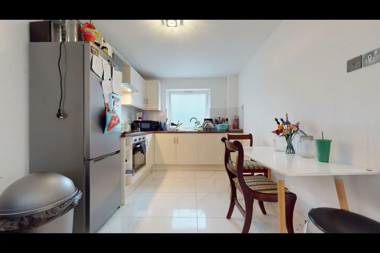 House Barnfield Place in Greater London