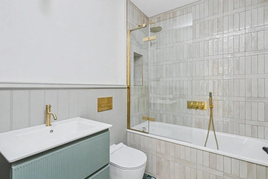 Flat Copsem Lane in Elmbridge