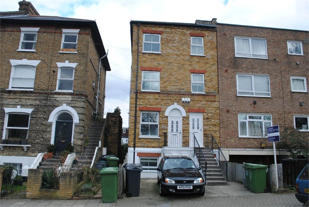 Flat Wynell Road in London