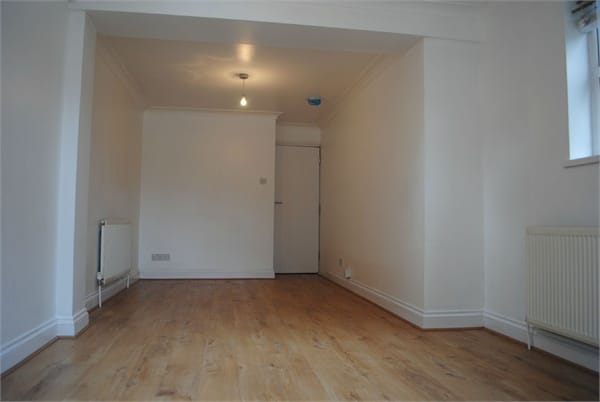 Flat Wynell Road in London