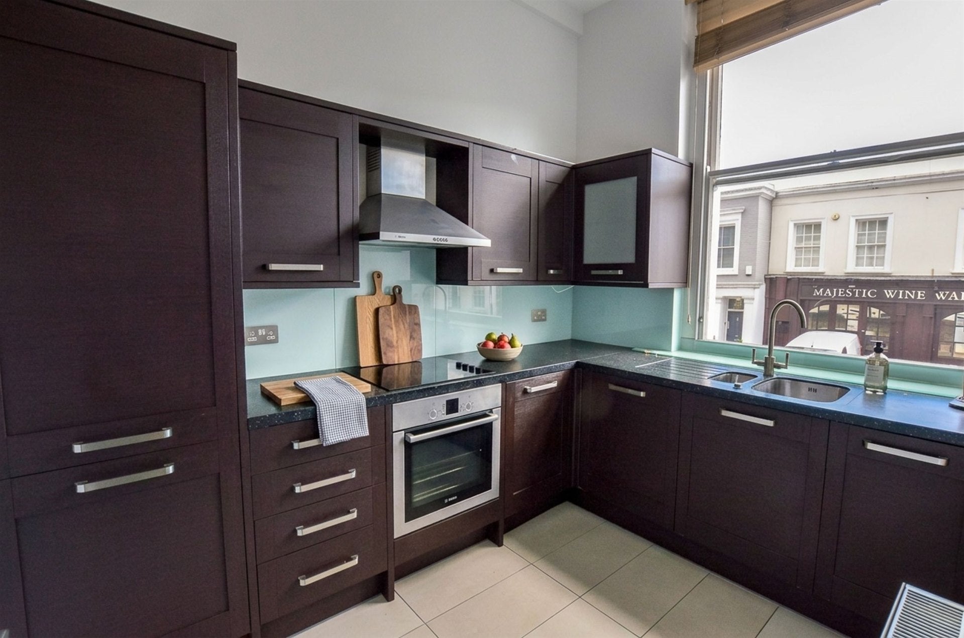 Flat Campden Hill Gardens in Greater London