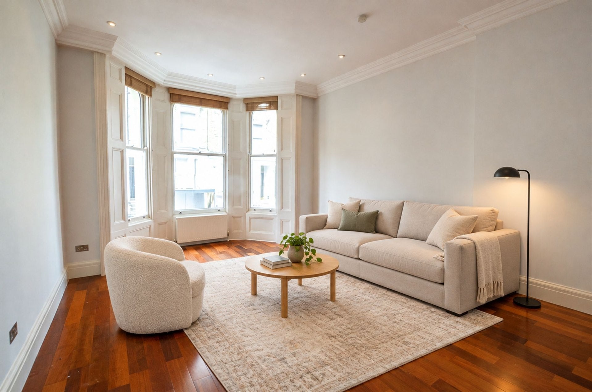 Flat Campden Hill Gardens in Greater London