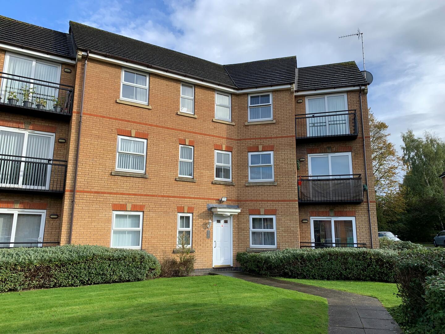 Flat Glenfrith Close in Leicester