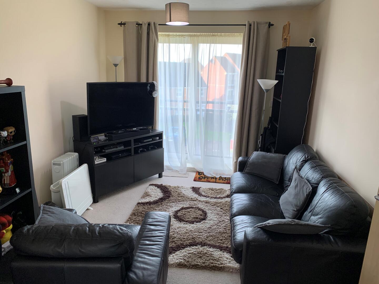 Flat Glenfrith Close in Leicester