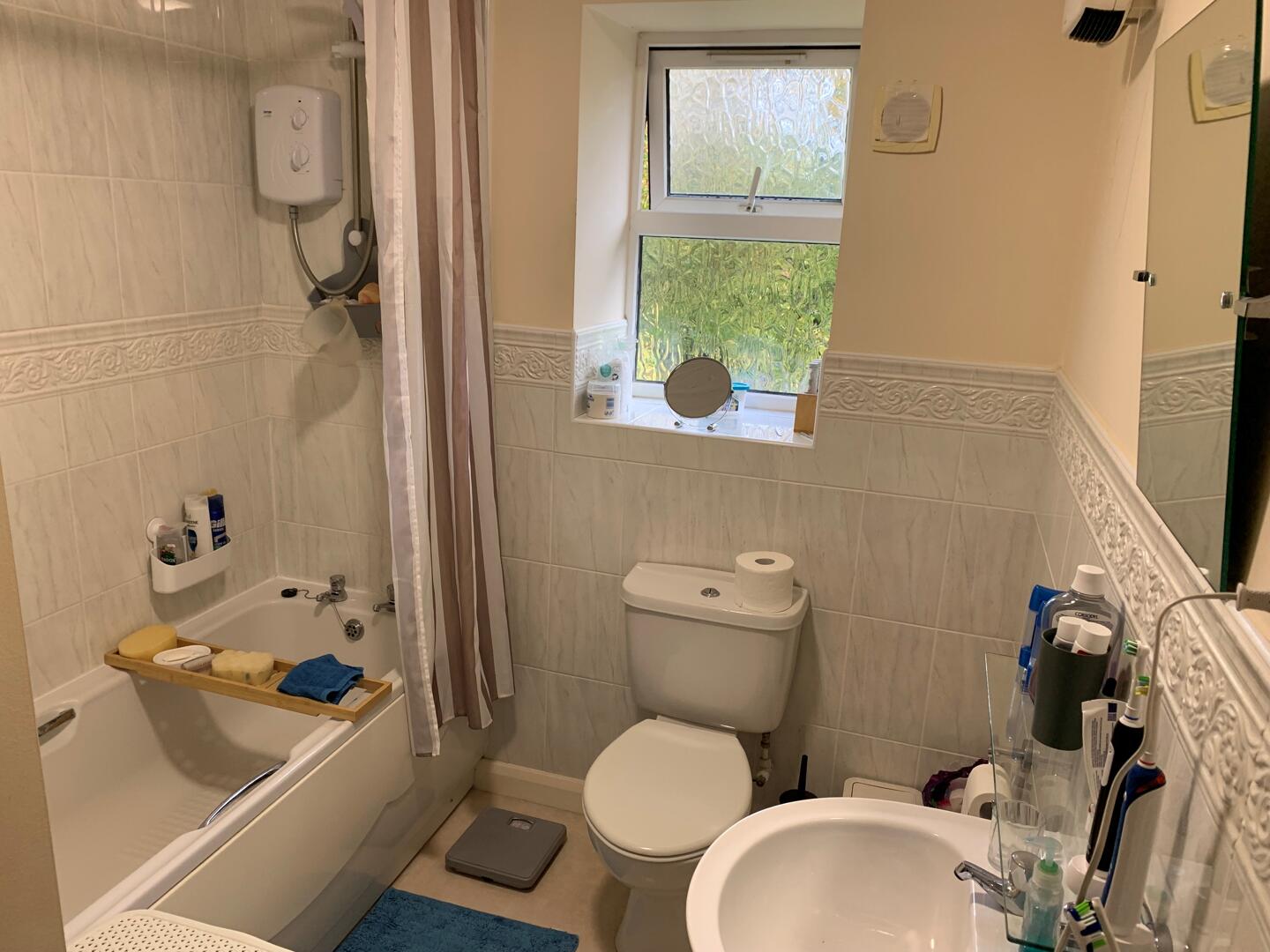 Flat Glenfrith Close in Leicester