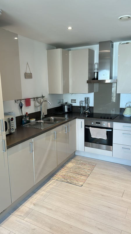 Flat Juniper Drive in Greater London