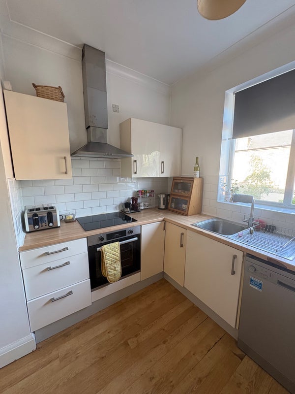 Room Penn Road in Greater London