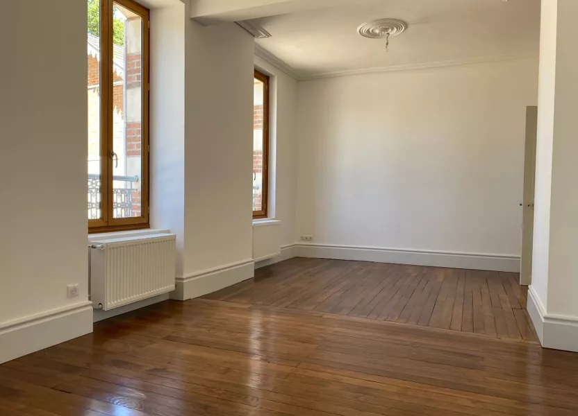 Appartement Rue du Bourg à Saran