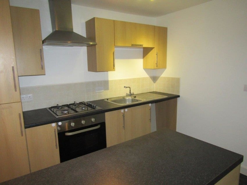 Flat Waylands Place in Hedge End
