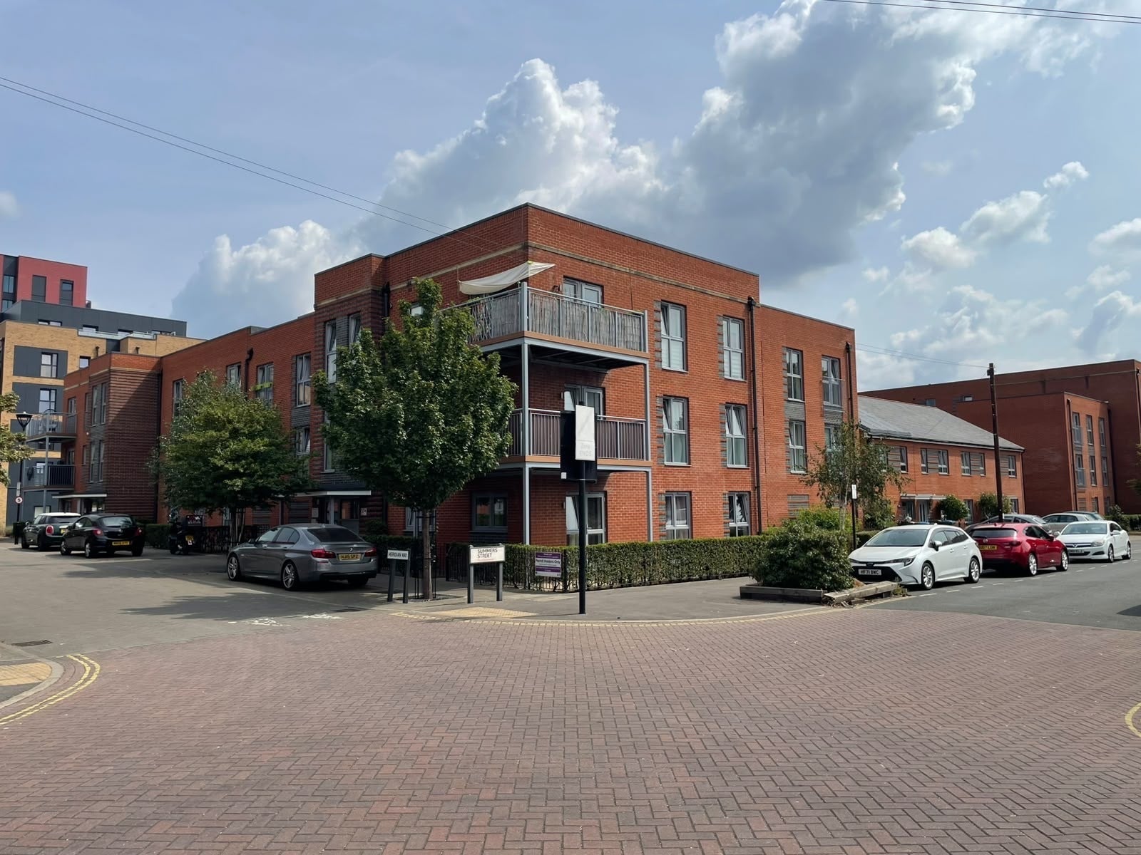 Flat Meridian Way in Southampton
