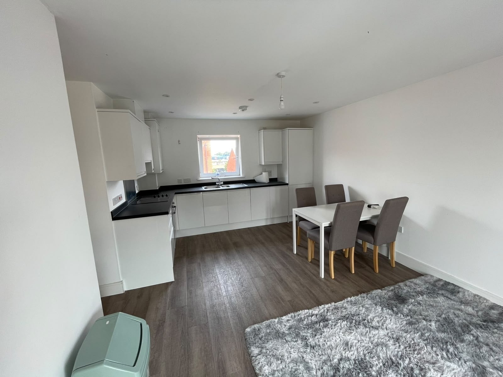 Flat Meridian Way in Southampton