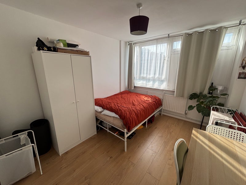 Room Buckland Street in Greater London