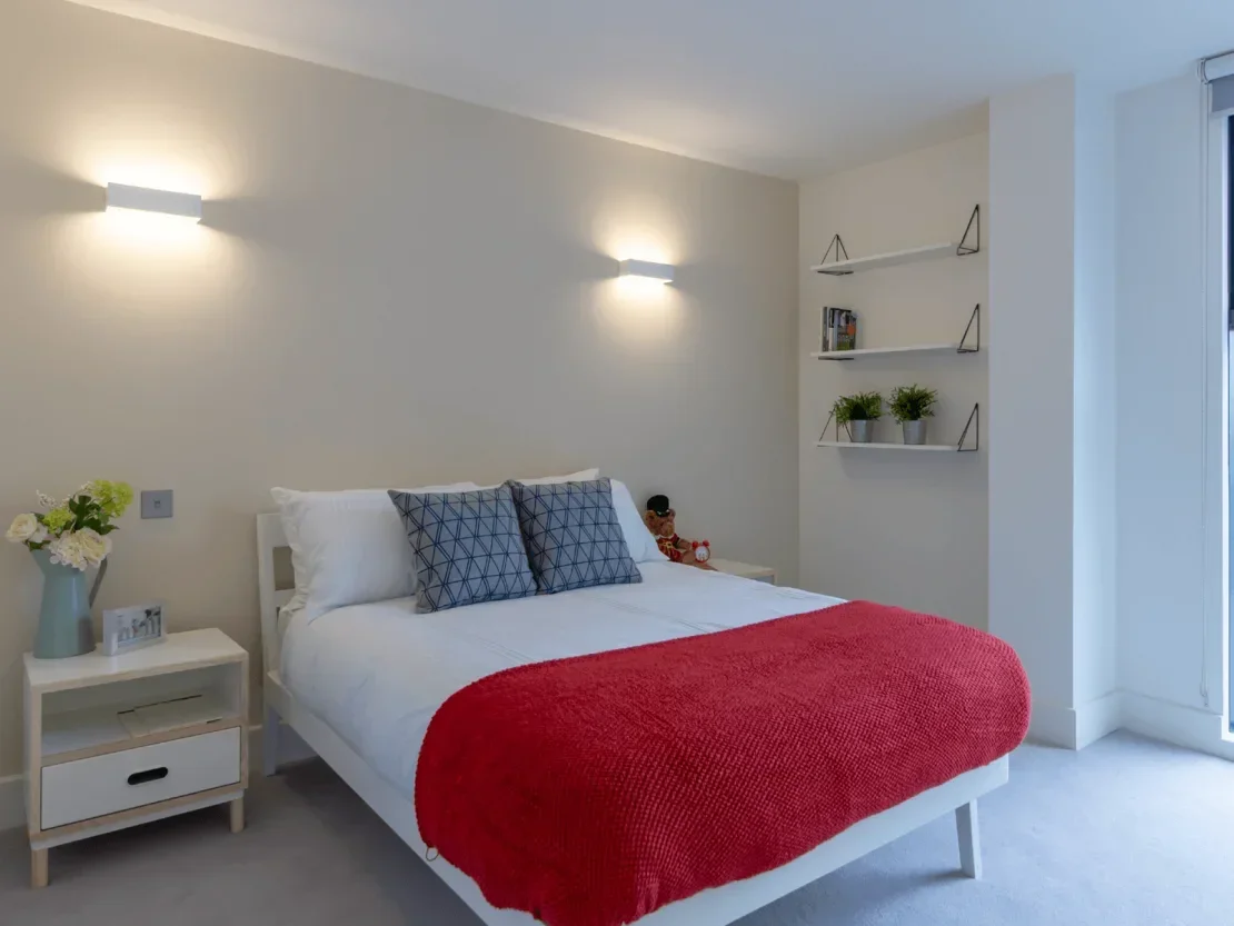Flat Spring Mews in Greater London