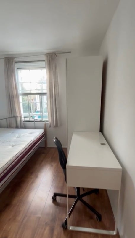Room Mandela Street in Greater London
