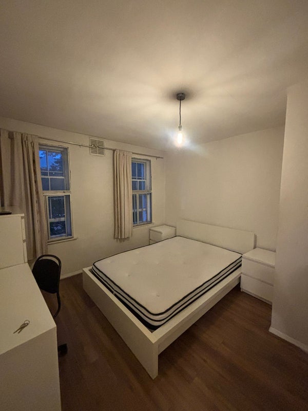 Room Mandela Street in Greater London
