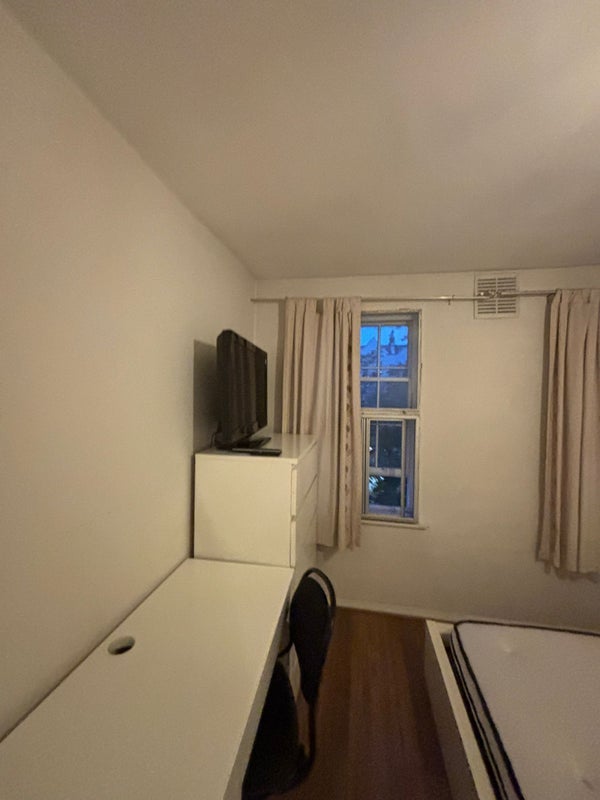 Room Mandela Street in Greater London