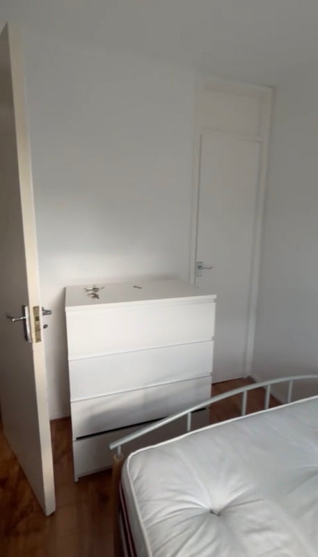 Room Mandela Street in Greater London