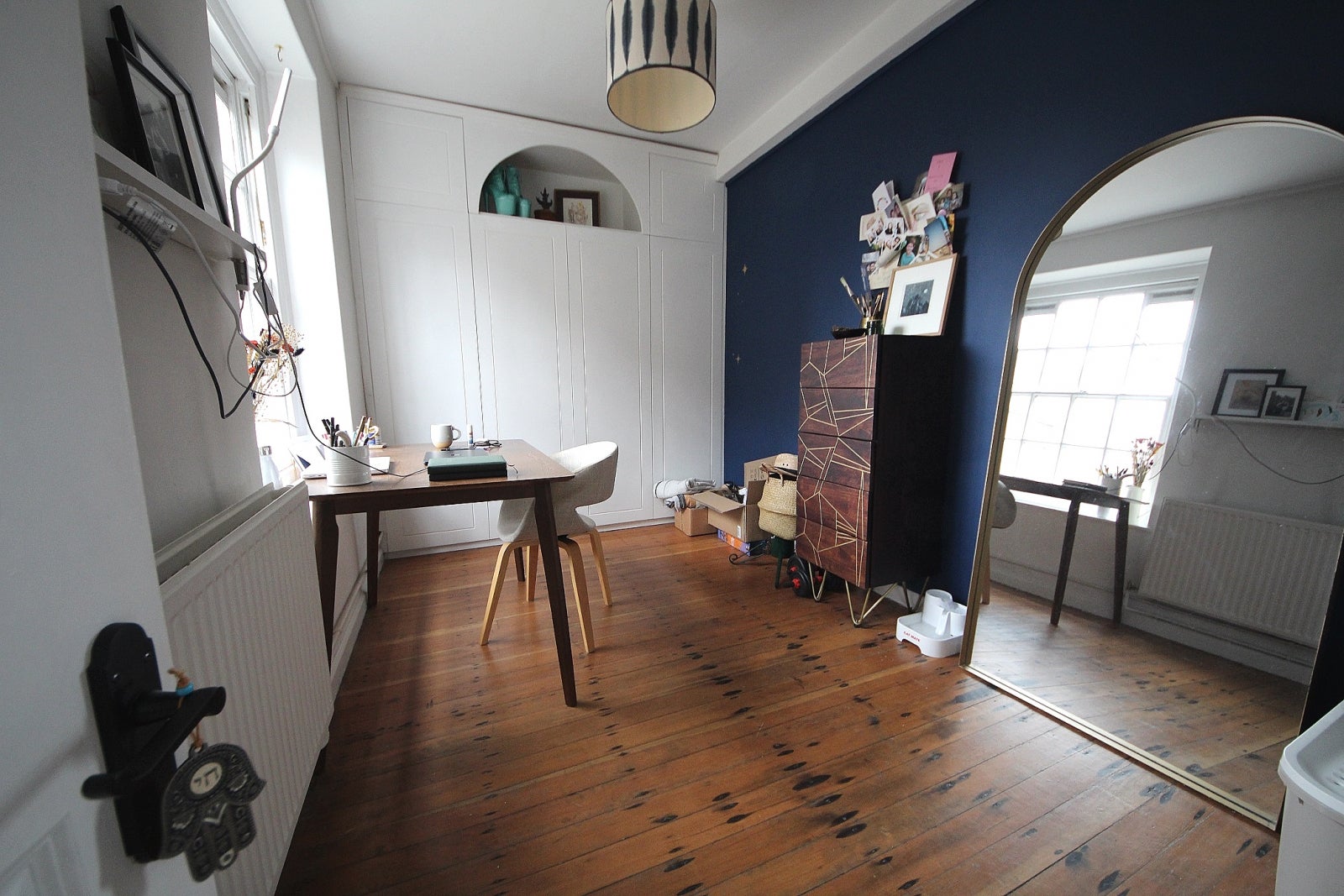 Flat Teale Street in Greater London