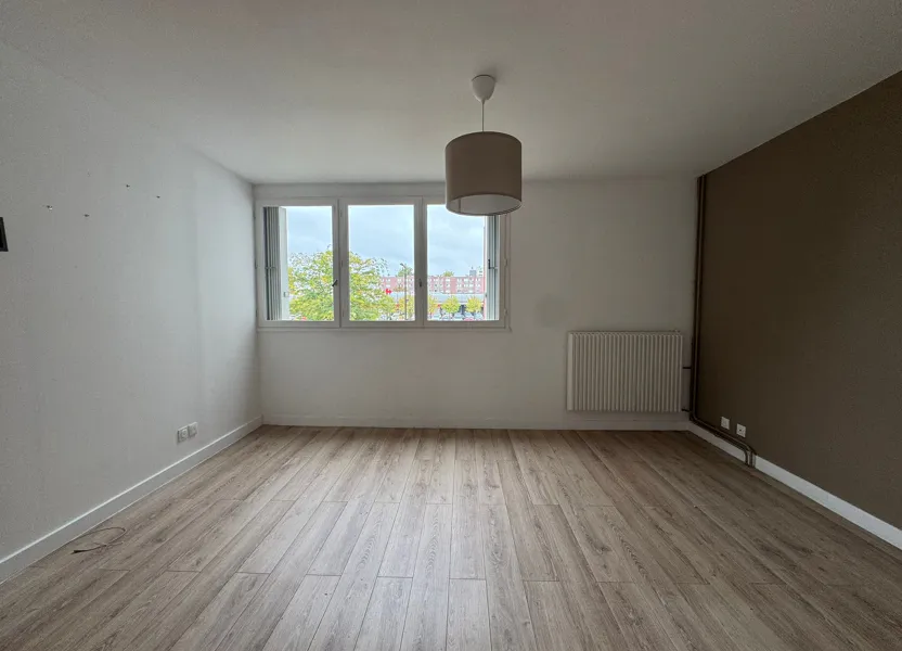 Flat Rue Georges Lecomte in Fleury-les-Aubrais