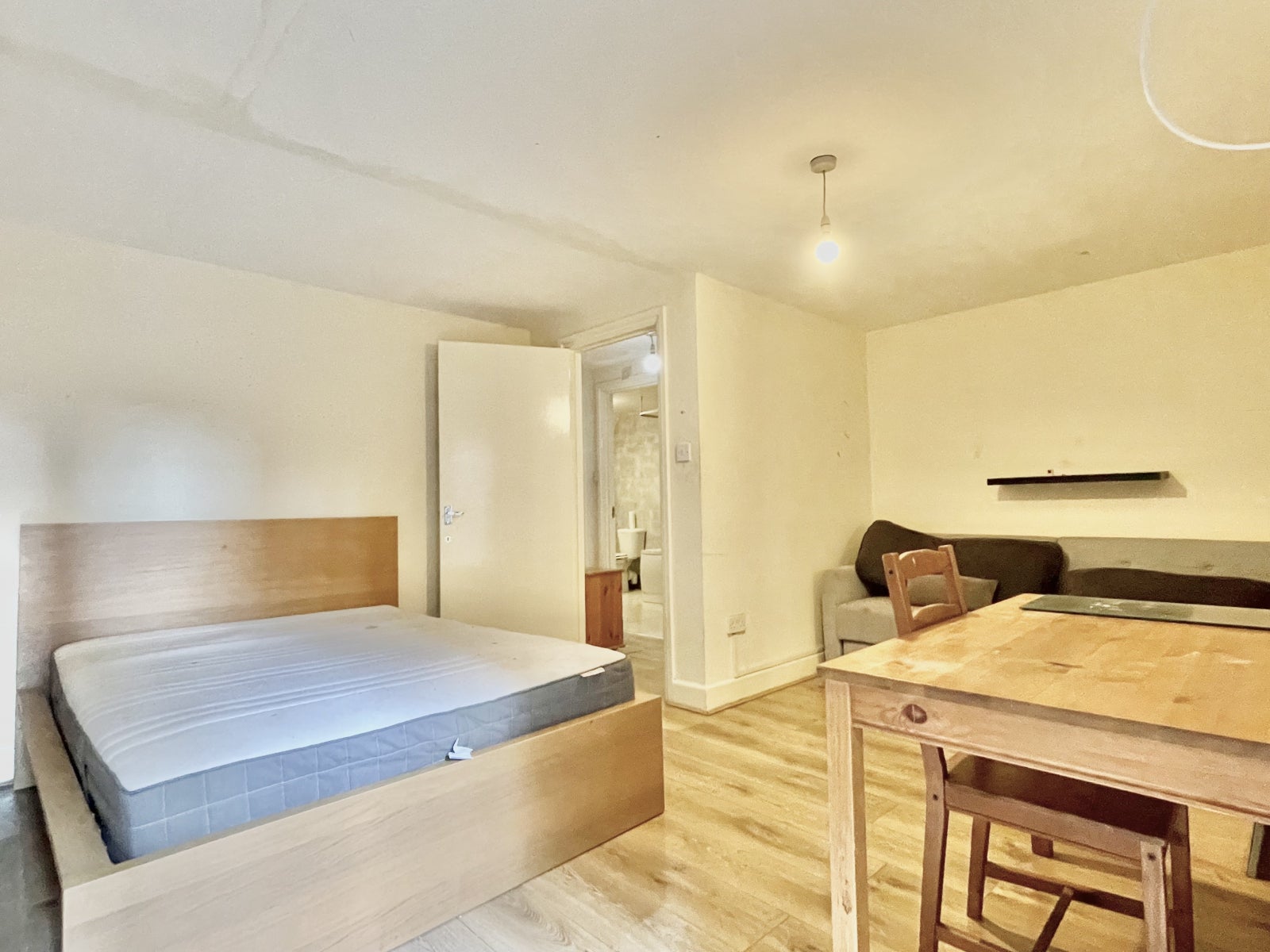 Flat Longley Road in Greater London