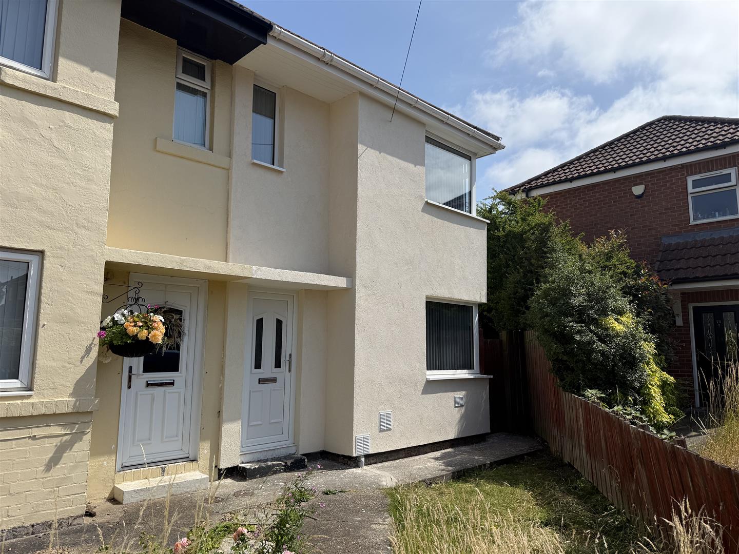 House Mayland Avenue in Hull
