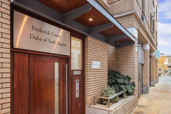 Flat Duke of York Square in Greater London