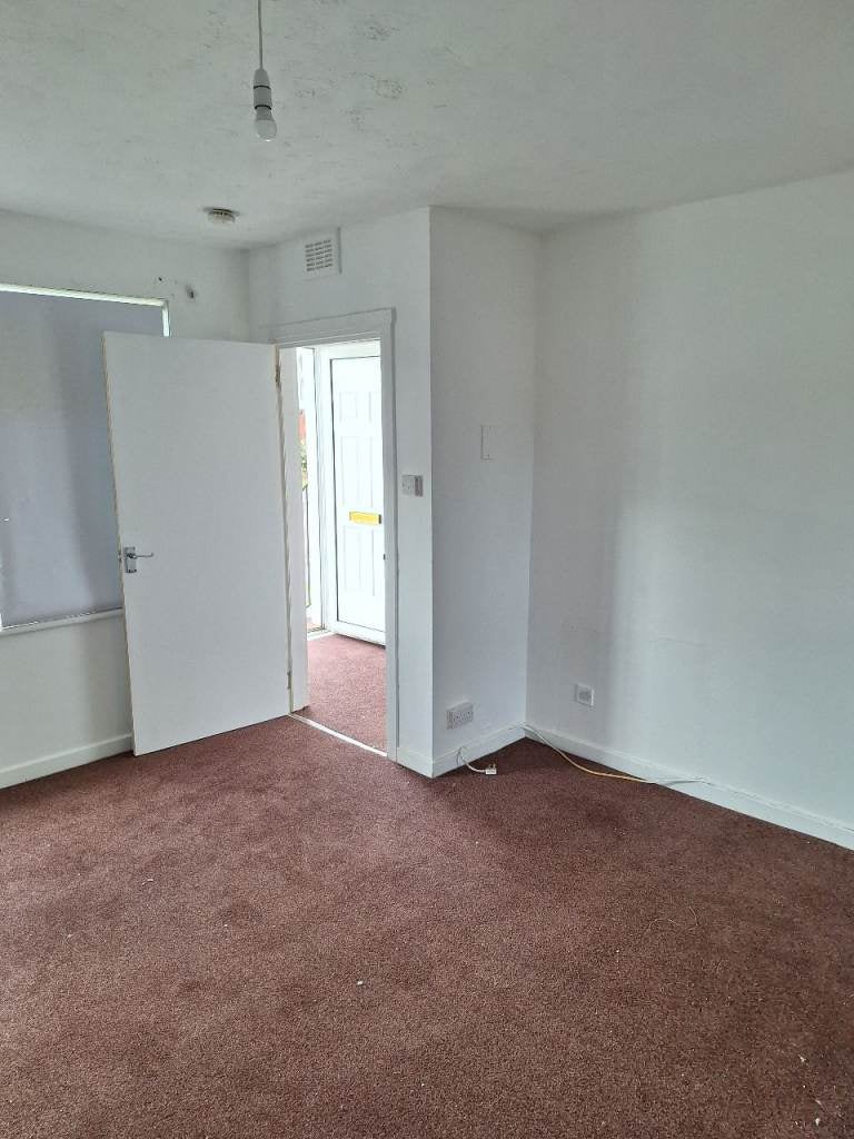House Cluanie Avenue in Shotts