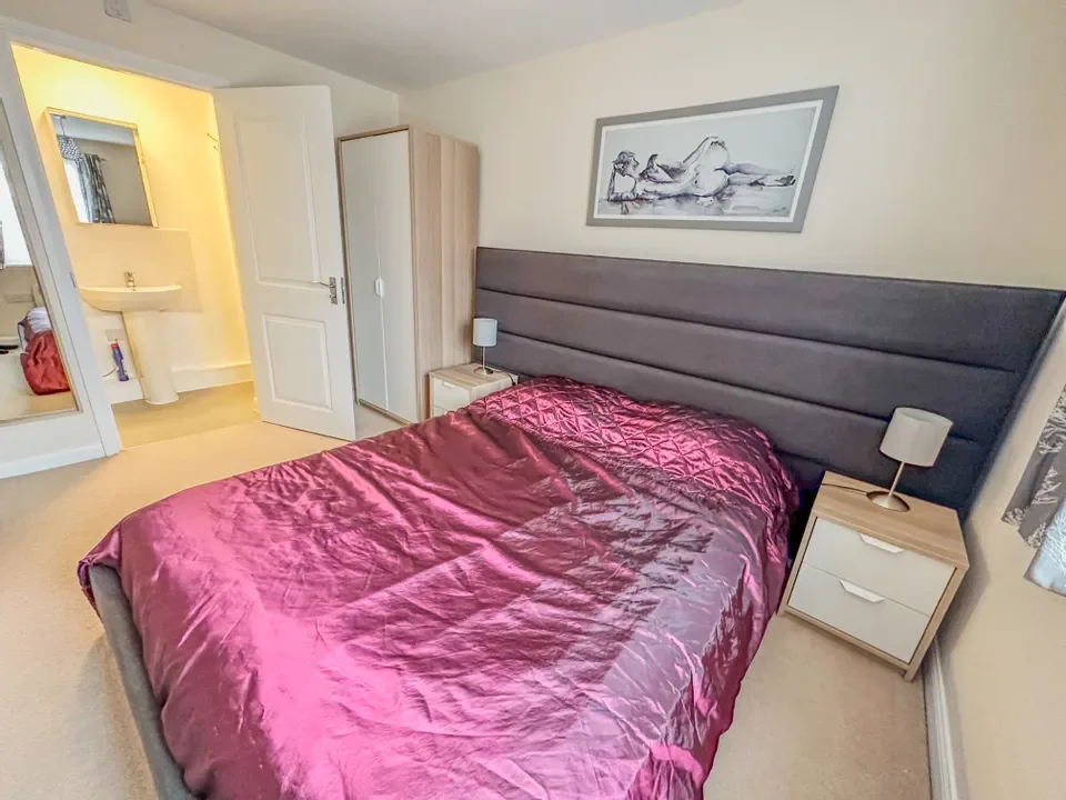 Flat New Forest Way in Leeds