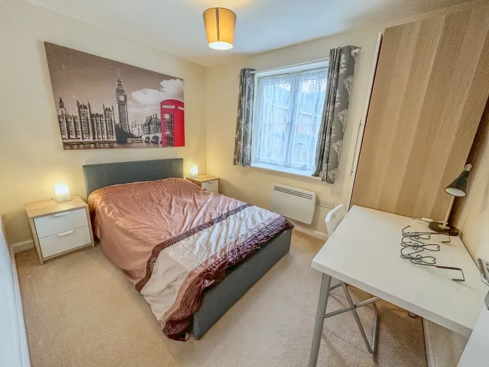 Flat New Forest Way in Leeds