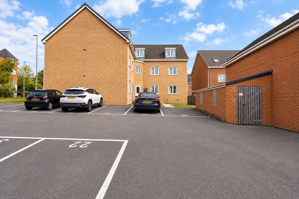 Flat New Forest Way in Leeds