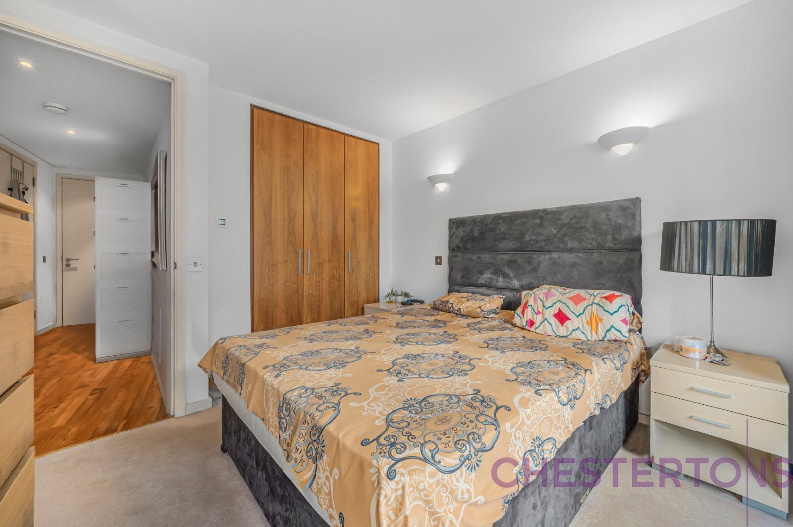 Flat Fairmont Avenue in Greater London