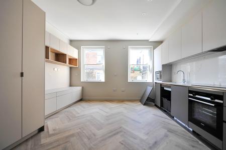 Flat Warwick Way in City of Westminster