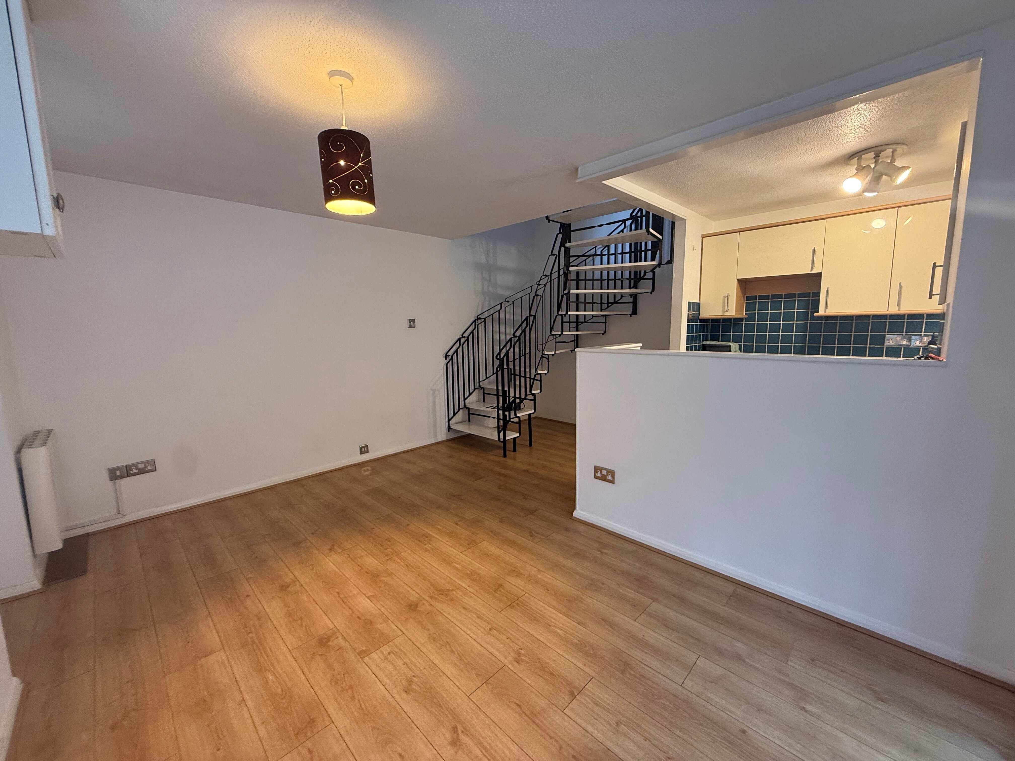 House Knatchbull Close in Test Valley