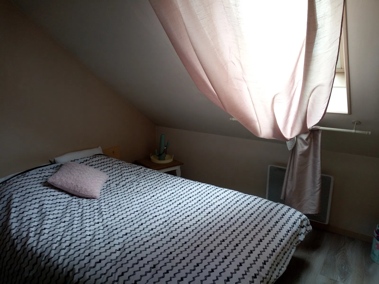 Chambre Rue de la Chaussée Brunehaut à Le Mesnil-sur-Bulles
