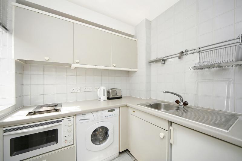 Flat Sloane Avenue in Greater London