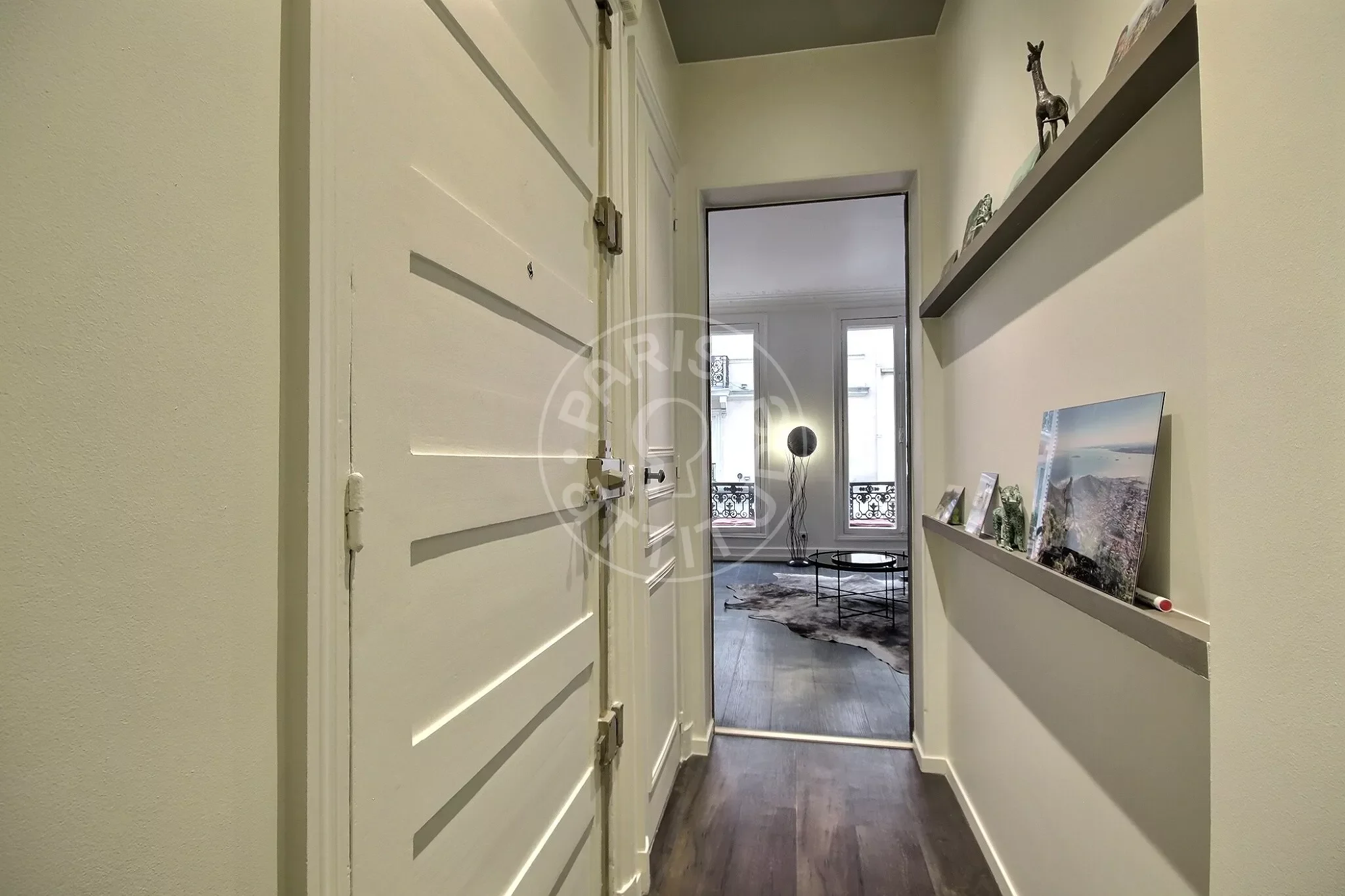 Flat Rue de Parme in Paris