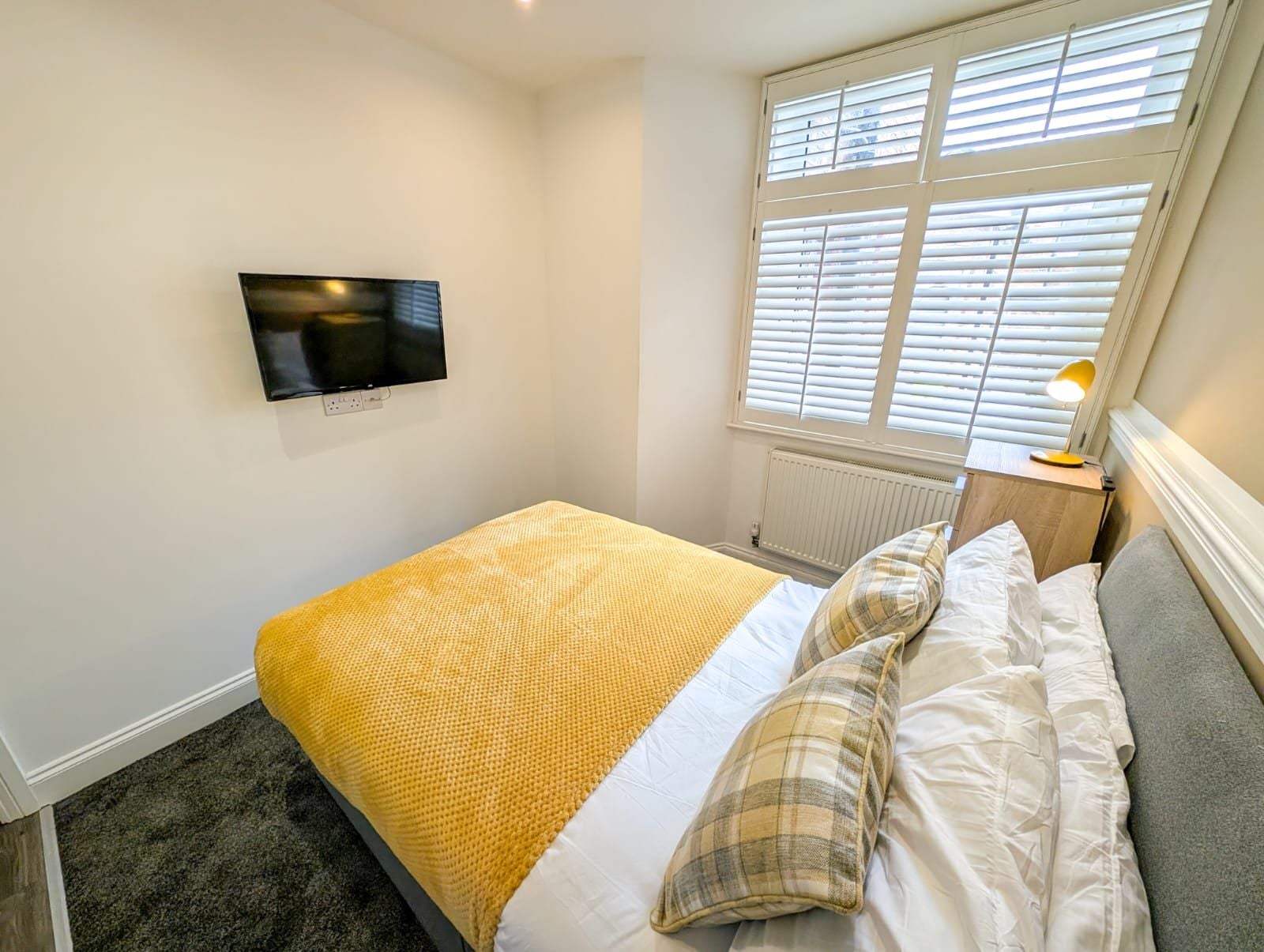 Room Furnival Street in Crewe