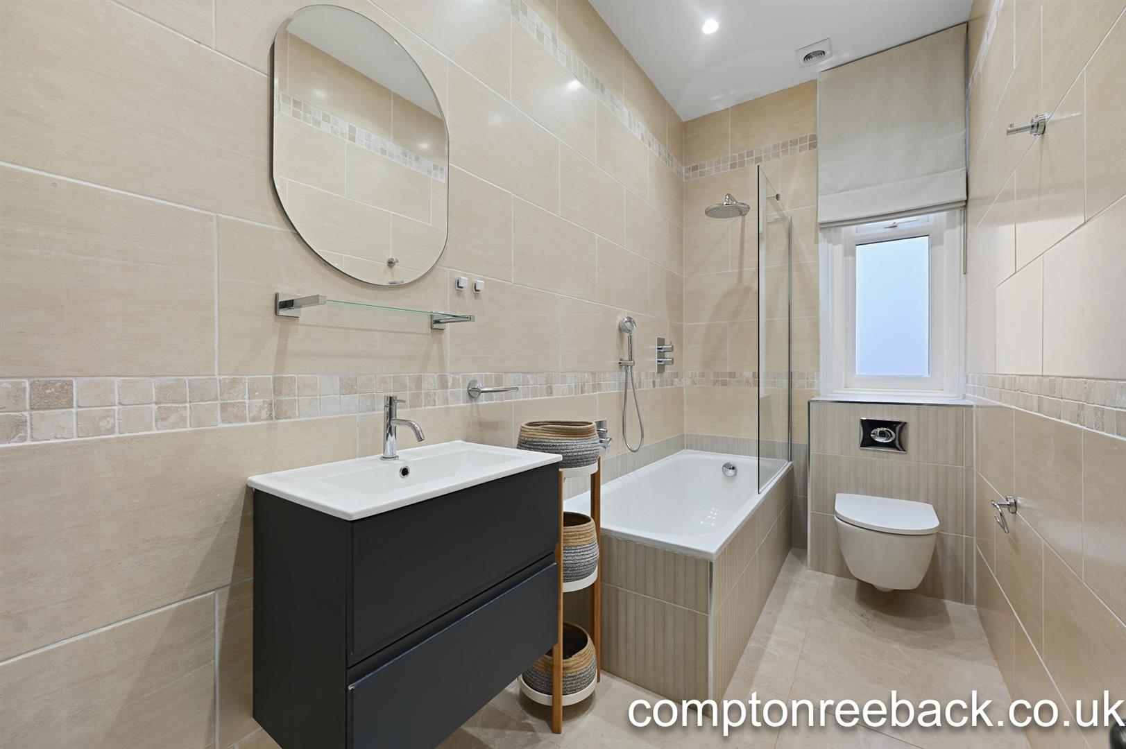 Flat Netherhall Gardens in Greater London