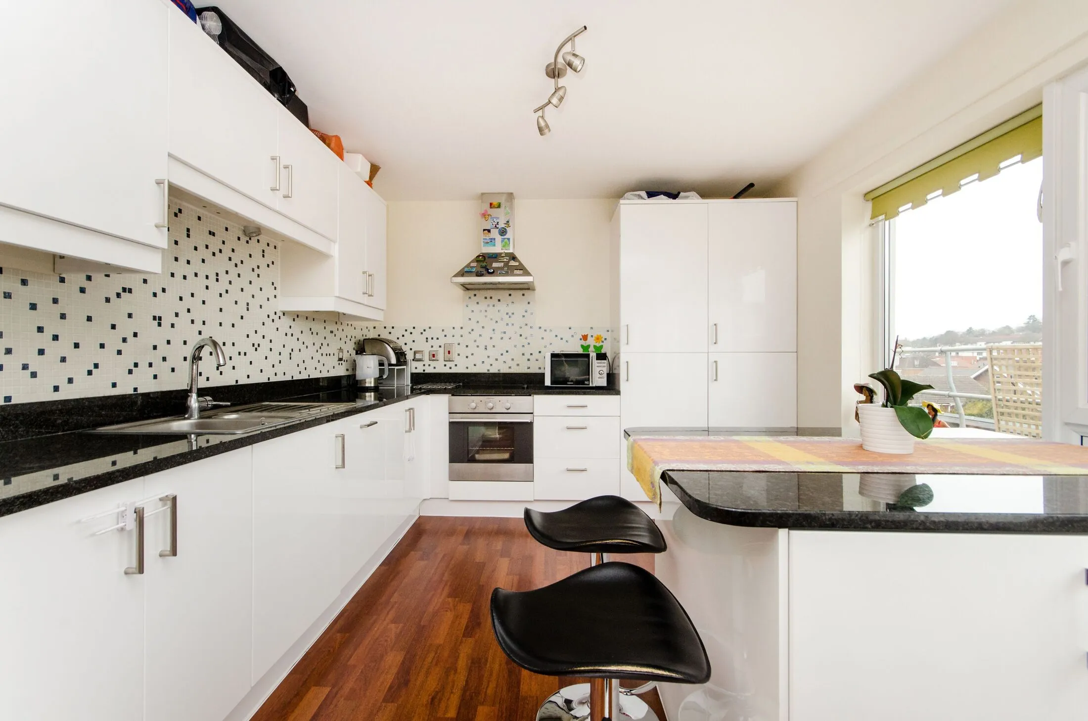 Flat Elm Grove in Greater London