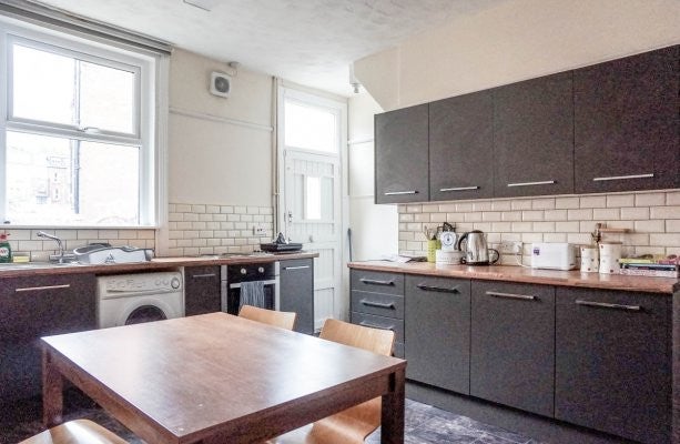 Flat Norwood View in Leeds