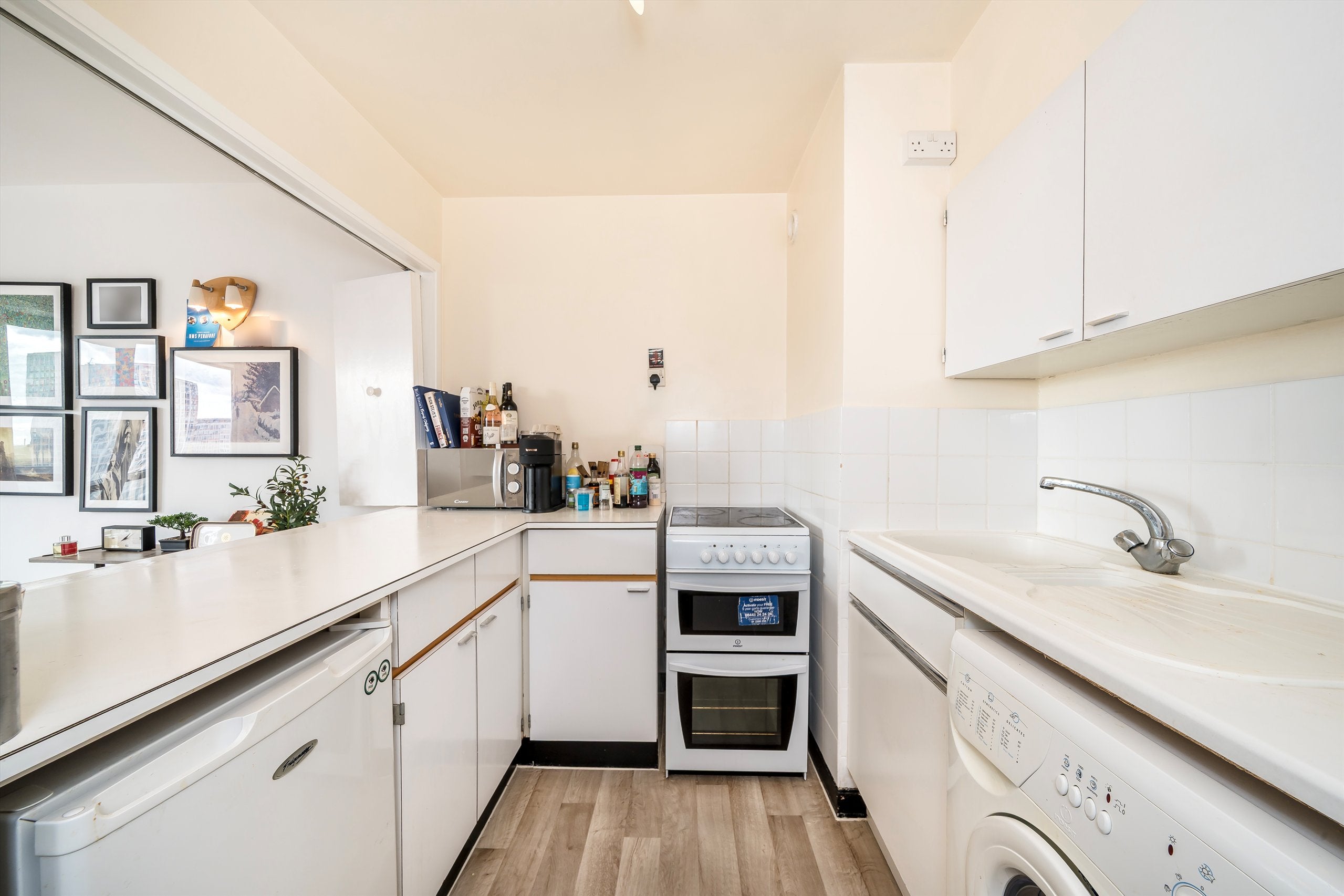 Flat Grosvenor Road in City of Westminster