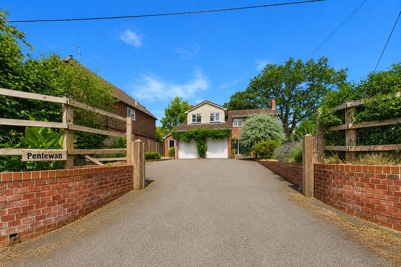 House Hollybush Lane in Basingstoke and Deane