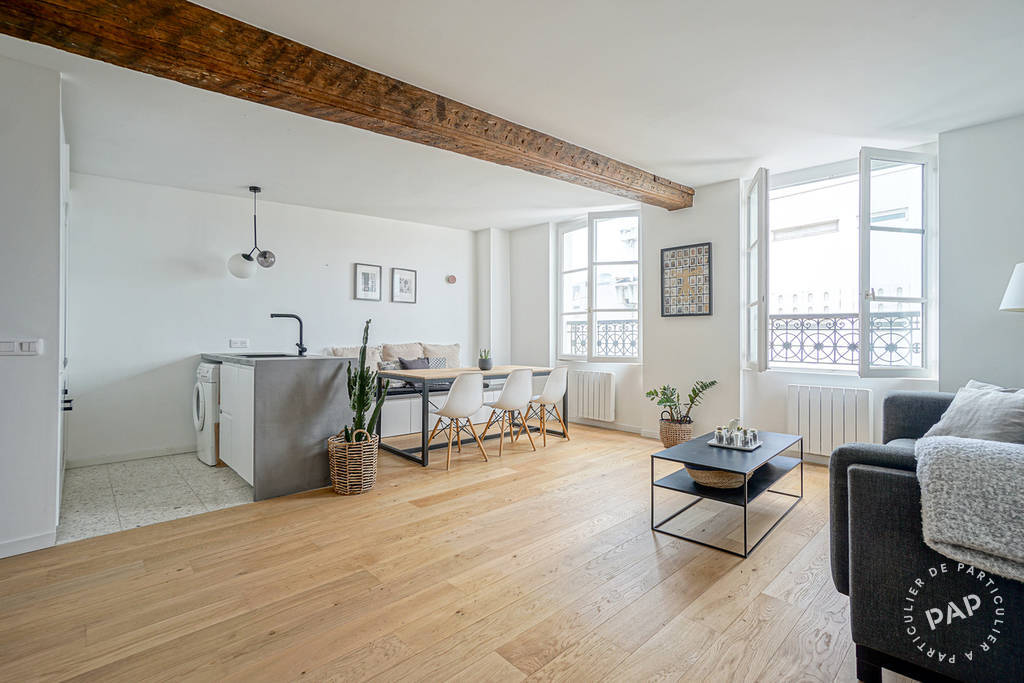 Flat Parvis Notre-Dame - Place Jean-Paul II in Paris