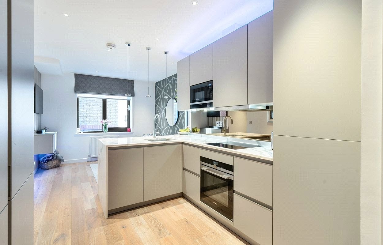 Flat South Street in Epsom and Ewell