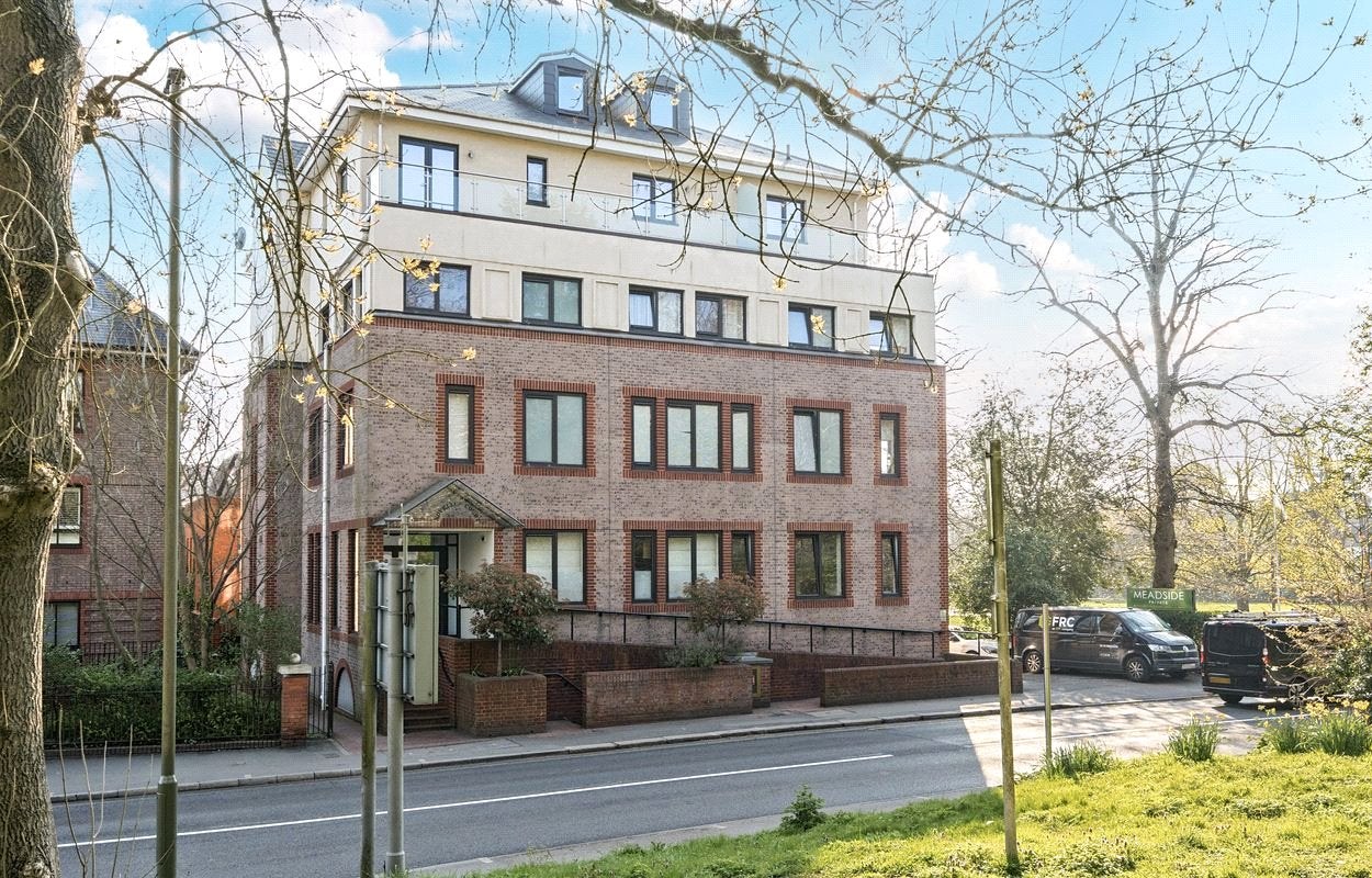 Flat South Street in Epsom and Ewell