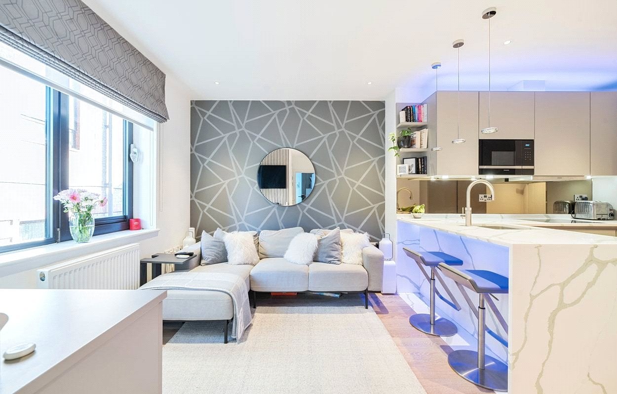 Flat South Street in Epsom and Ewell