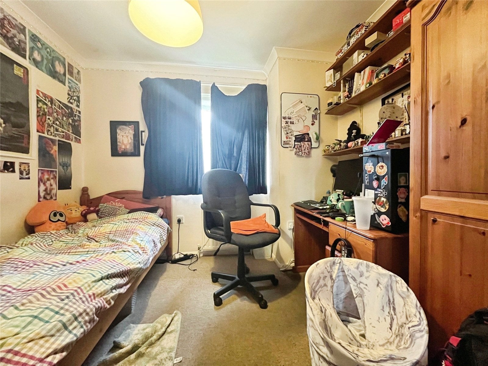 Room Cherrywood Avenue in Borough of Runnymede